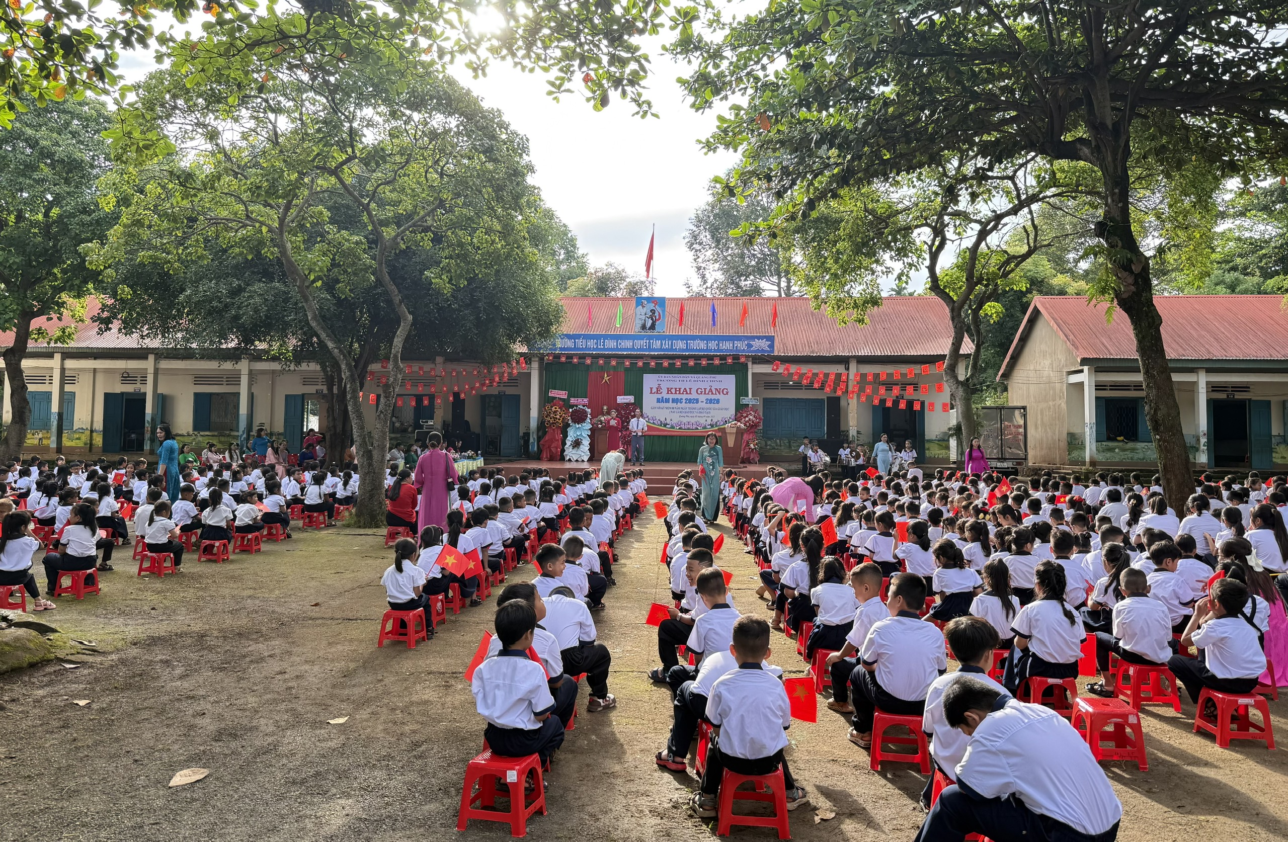 Quang cảnh buổi lễ khai giảng